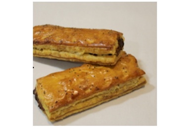 Surinaams Saucijzenbroodje